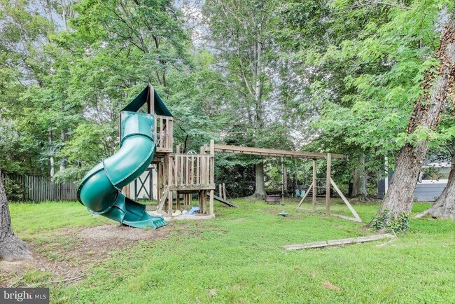 Building Photo - 4422 Neptune Dr