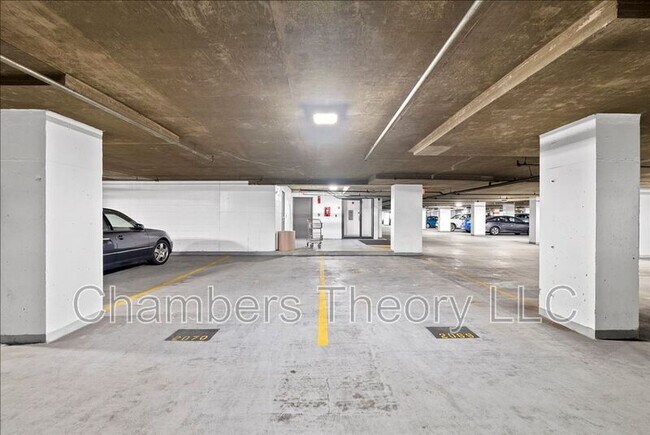 Building Photo - 1530 Key Blvd