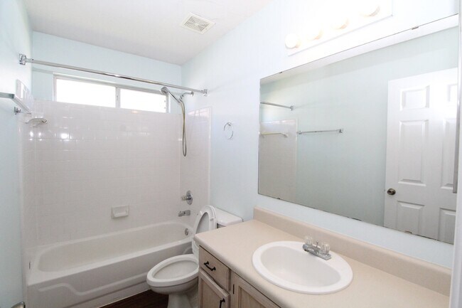 Building Photo - WIP – Coming Available 10/24! Charming 2BD...