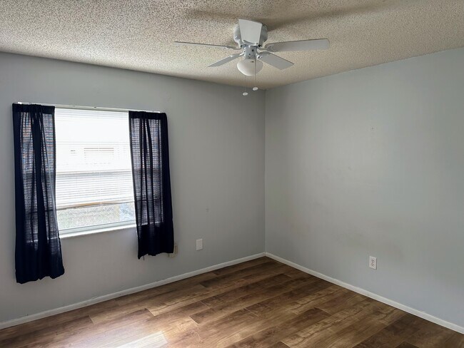 Building Photo - 1002 Wolf Trail