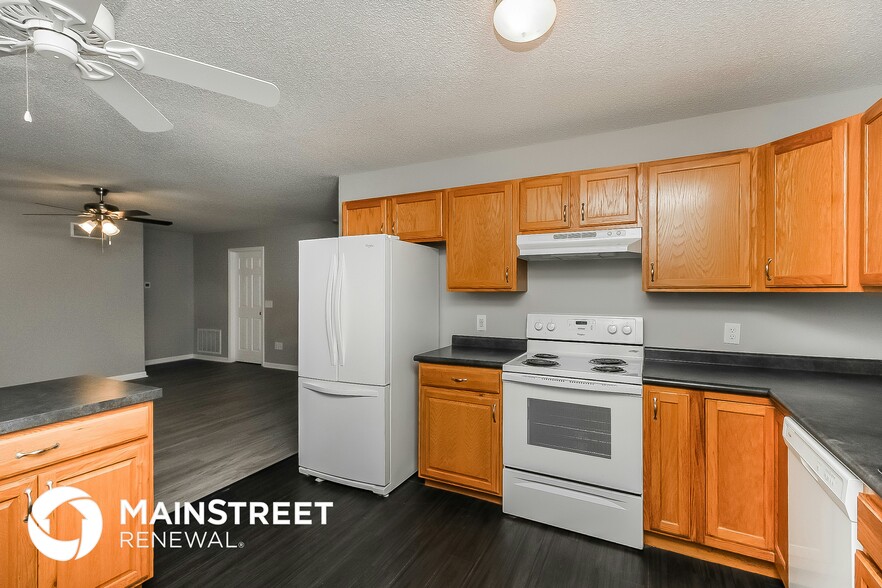 Building Photo - 12510 Oak Point