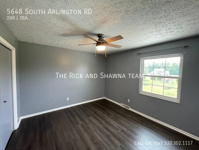 Building Photo - Two bedroom townhouse with bonus room for ...