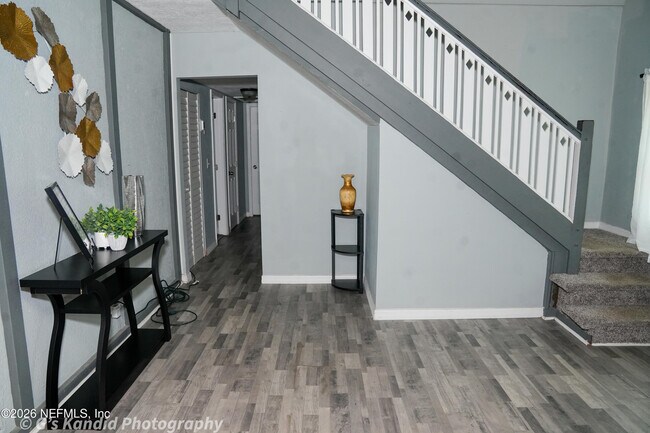 Building Photo - 2453 Wilmont Ave