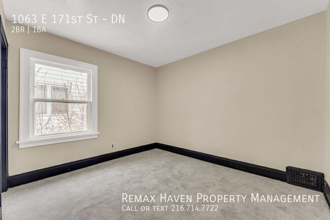 Building Photo - 1063 E 171st St