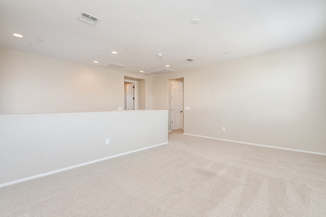 Building Photo - Stunning 2 Story with 4-Bedroom, 2.5-Bath ...