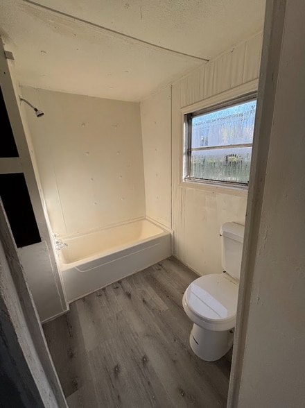 Building Photo - 100 Hidden Valley Dr