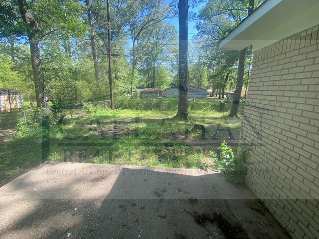 Building Photo - Southwest LR 4 Bedroom Home