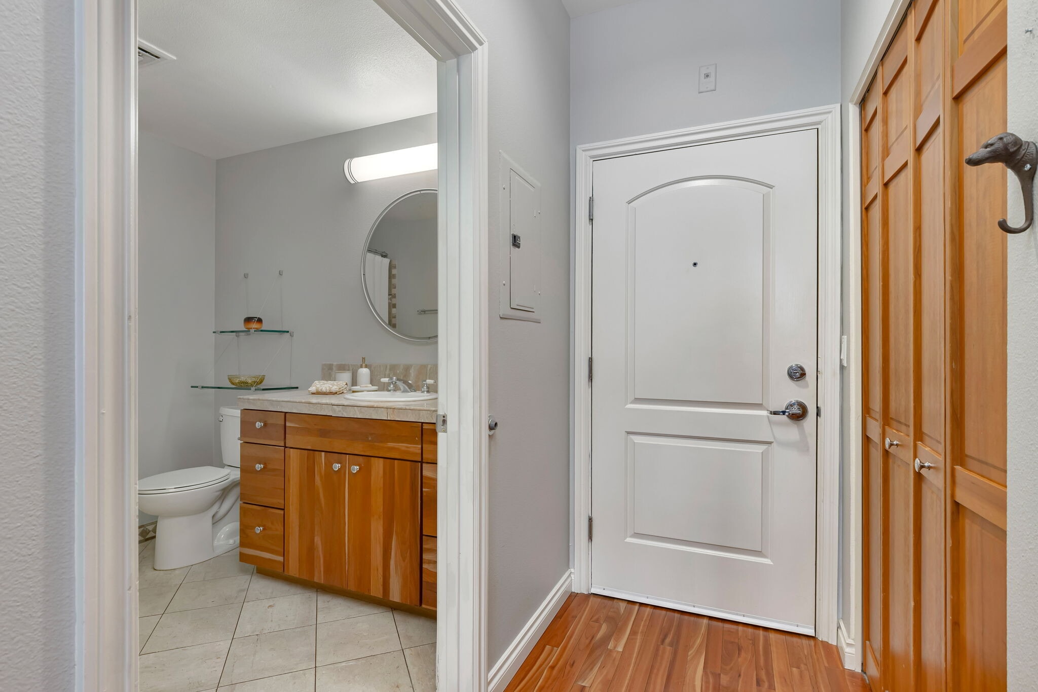 Building Photo - 618 NW 12th Ave