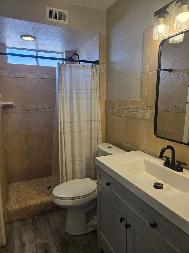 Building Photo - Coming Soon! ?Beautiful 4 bed, 2 bath Home, NO HOA! (Available 05/15/26)