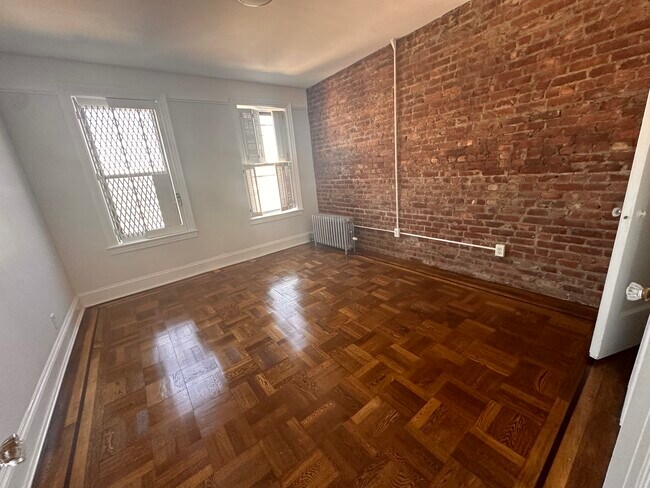 Building Photo - 323 Marine Ave