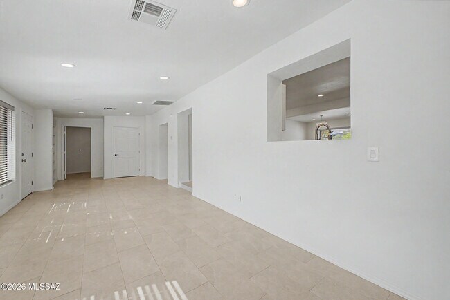 Building Photo - 5120 E Alberta Dr