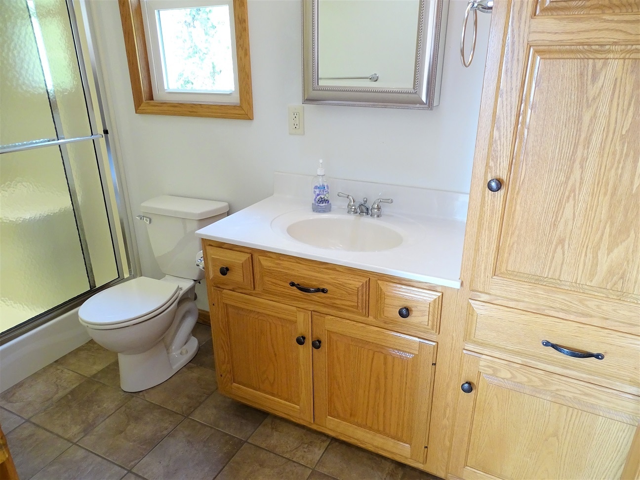 Building Photo - 454 Race Rd