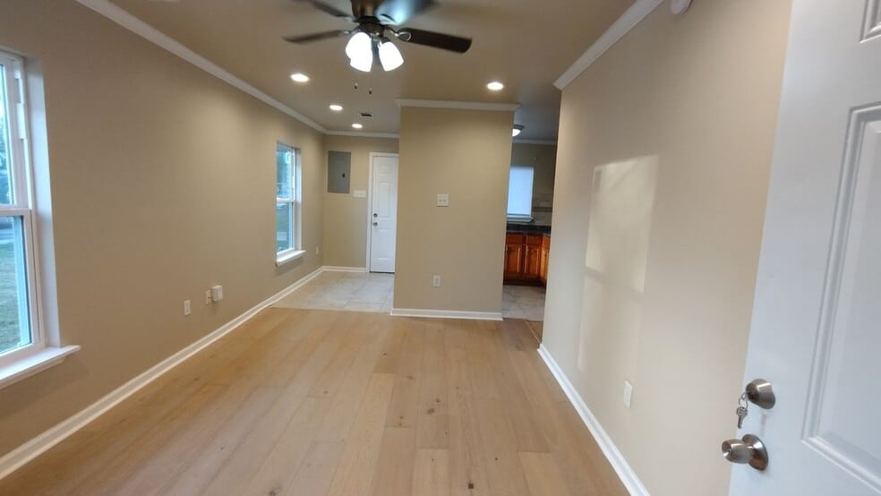 Building Photo - 12246 Palmyra Dr