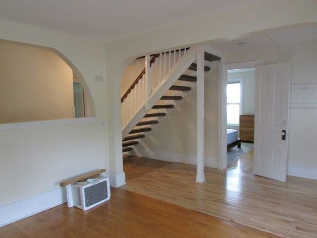 Building Photo - 1628 Winnebago St