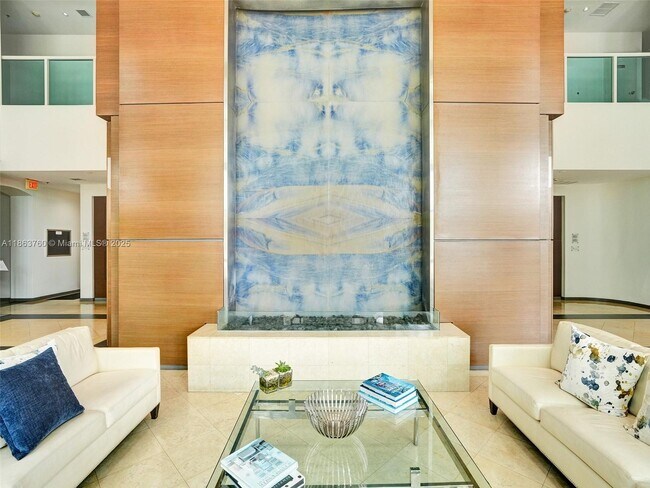 Building Photo - 1155 Brickell Bay Dr