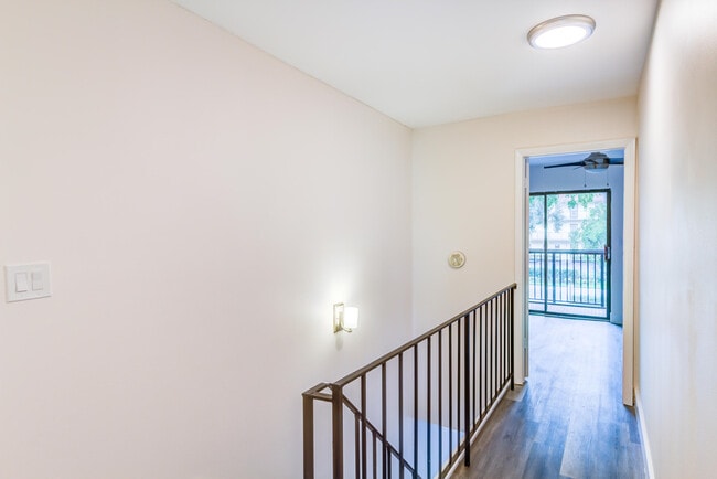 Building Photo - 9137 NW 38th Dr