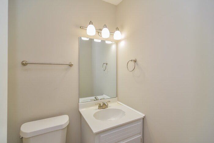 Building Photo - 212 Brady Dr