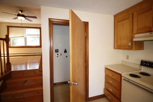 Building Photo - 76 Franklin St