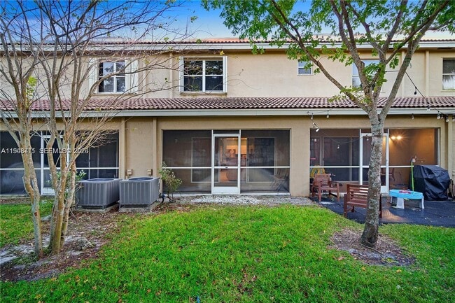 Building Photo - 12111 SW 5th Ct