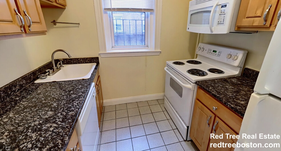 Building Photo - 120 Peterborough St