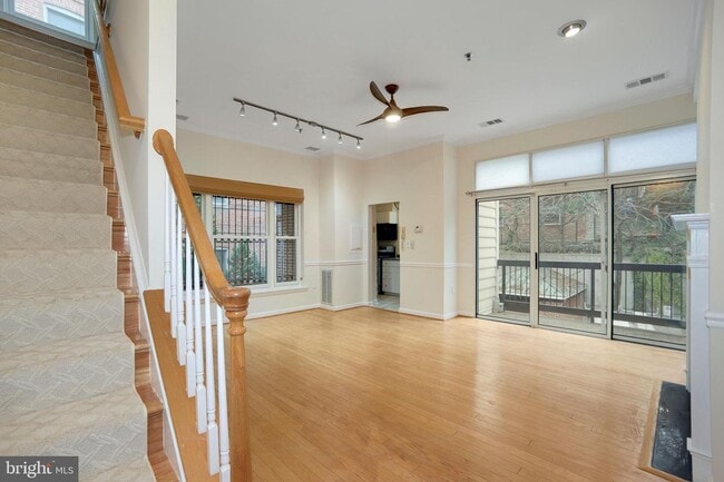 Building Photo - 2413 1/2 20th St NW