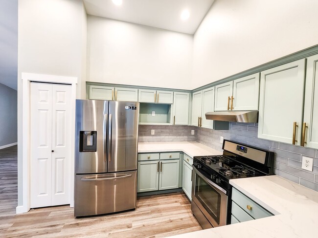 Building Photo - Arlington Rambler - 3bd/2ba