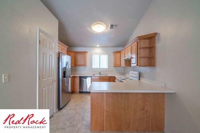 Building Photo - 3 Bed 2 Bath, 2 Car Garage with a Fully Fe...