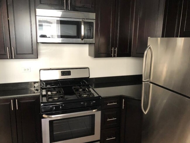 Primary Photo - 1 bedroom in CHICAGO IL 60626