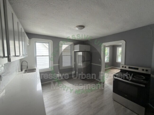 Building Photo - 4144 Hyde Ave