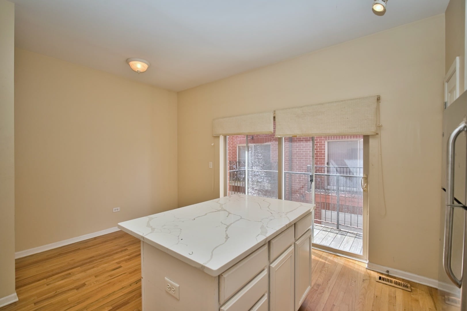 Building Photo - 353 E Eastgate Pl