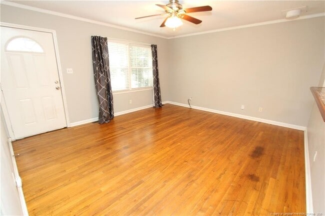 Building Photo - 819 James St