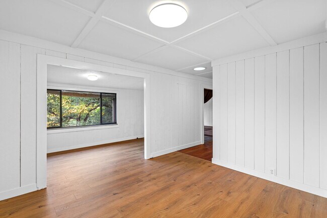 Building Photo - 1640 Highland Ave