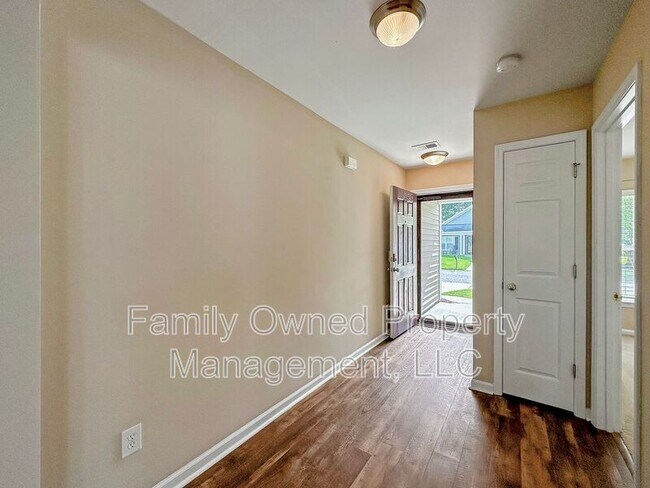 Building Photo - 261 Emerald Isle Dr