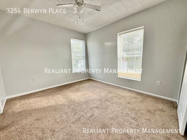 Building Photo - 3254 Berwyn Pl
