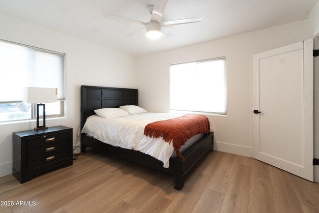 Building Photo - 4451 E Earll Dr