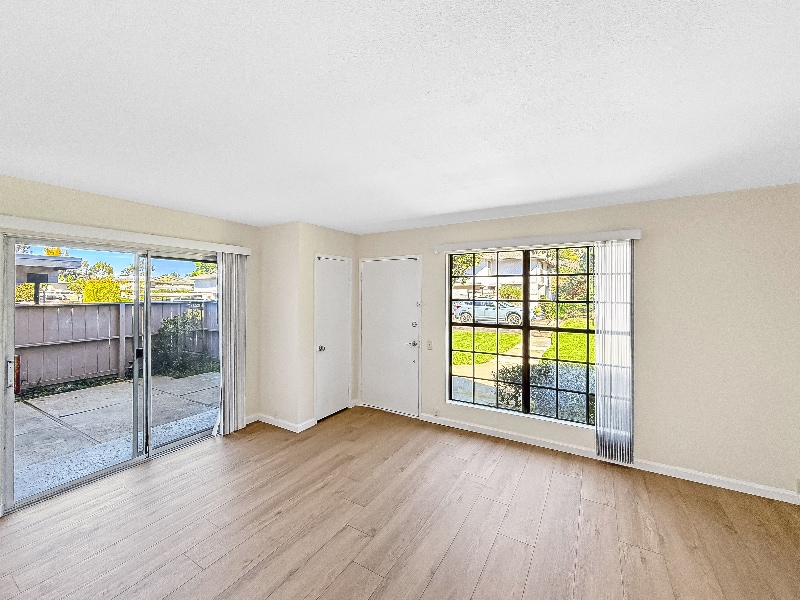 Building Photo - 4360 Vision Dr