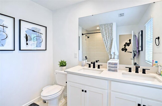 Building Photo - 1120 Lakeshore Breeze Pl