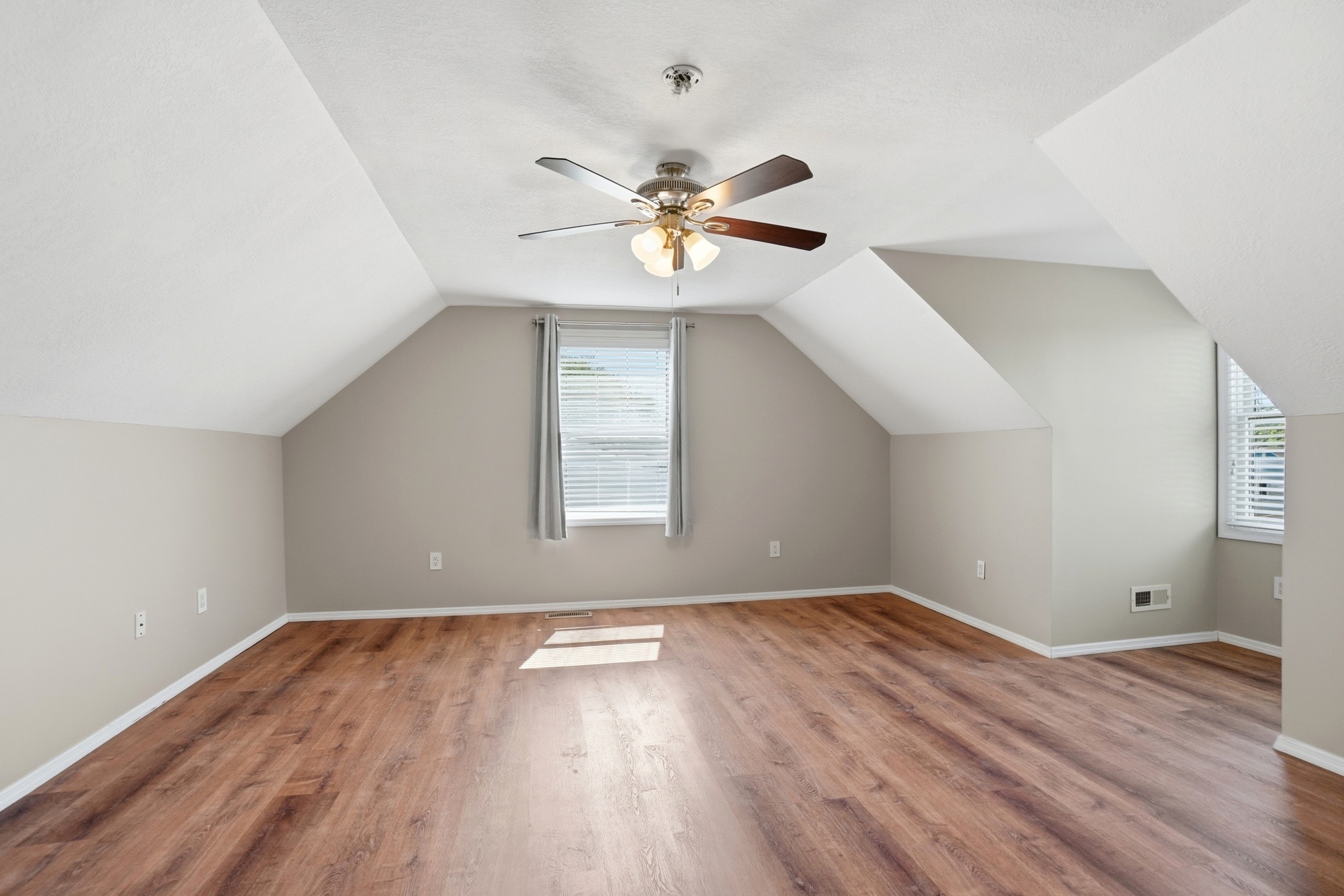 Building Photo - 245 Fitchland Dr