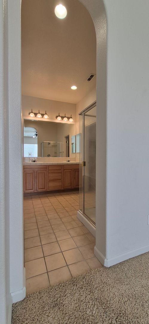 Building Photo - 1085 Crystal Springs Dr