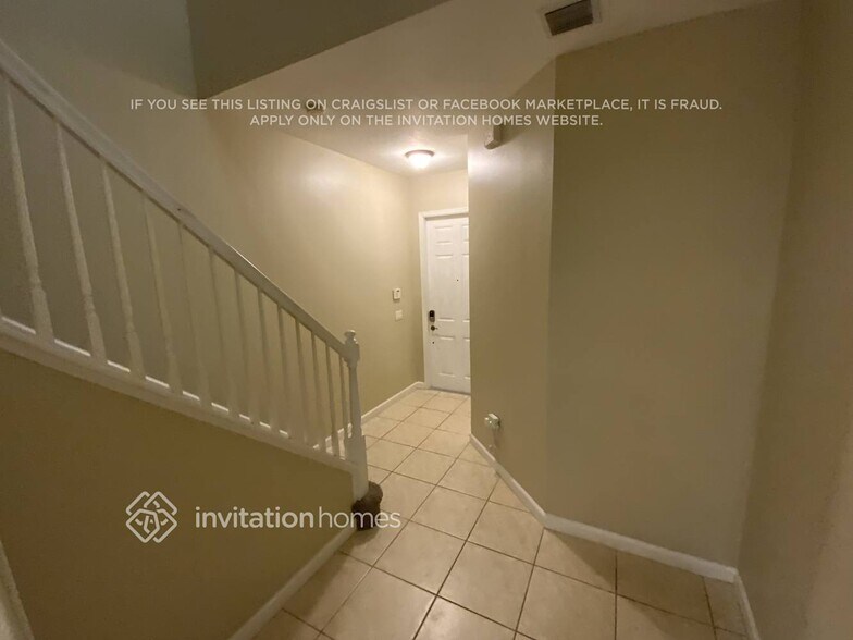 Building Photo - 102 W Prive Cir