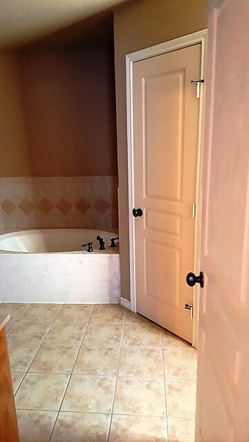 Building Photo - 2509 Jake Dr