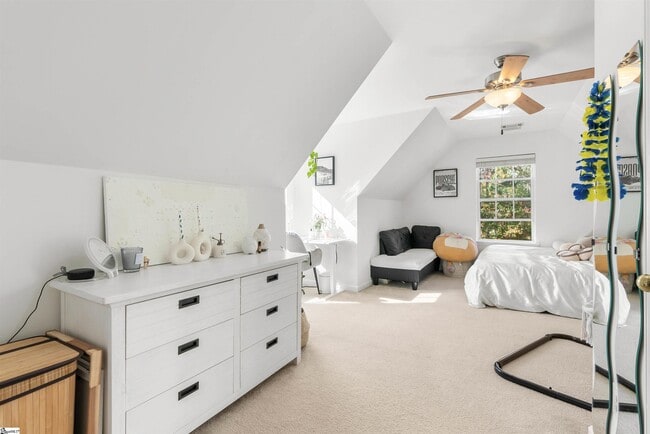 Building Photo - 154 S Lake Emory Dr