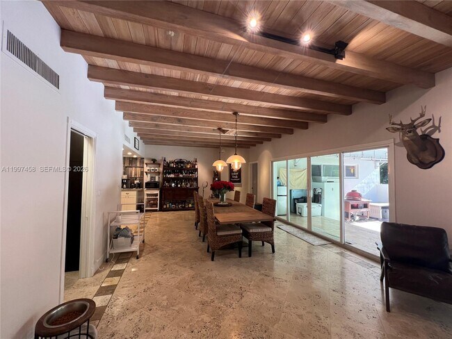 Building Photo - 7405 SW 79th Ct
