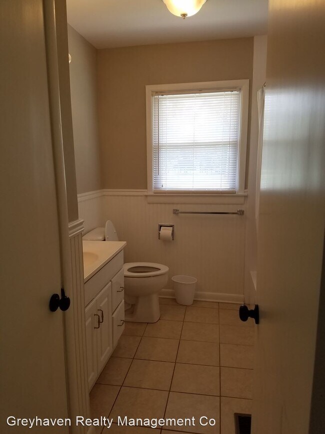 Building Photo - 3 br, 2 bath House - 1439 Jenkins Rd.