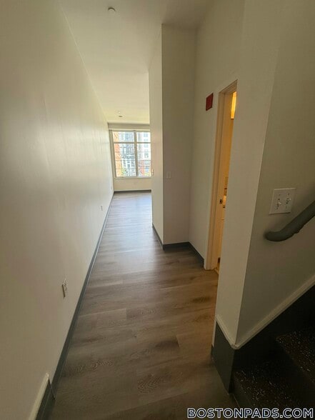 Building Photo - 160 E Berkeley St