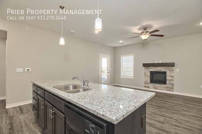 Building Photo - 12321 S Chelsea St