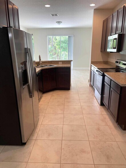 Building Photo - 135 Melton Ave