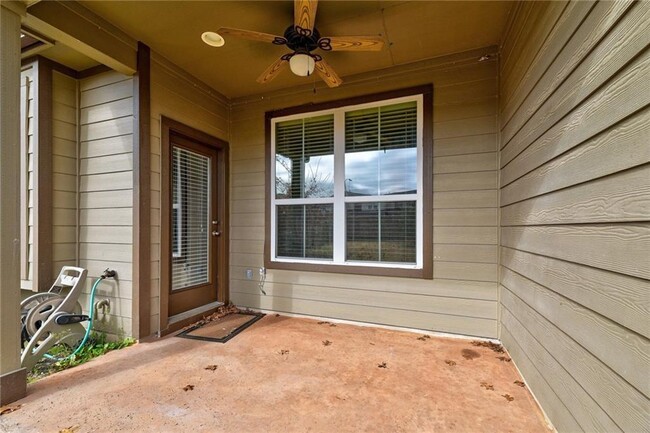 Building Photo - 13400 Briarwick Dr