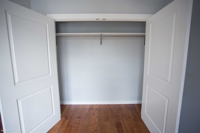 Building Photo - 2 br, 2 bath 4plex - 1926 BROWN ST Unit 3