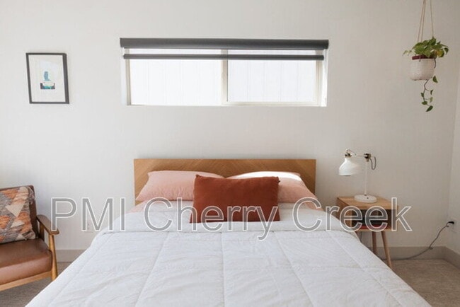 Building Photo - 2819 Jackson St